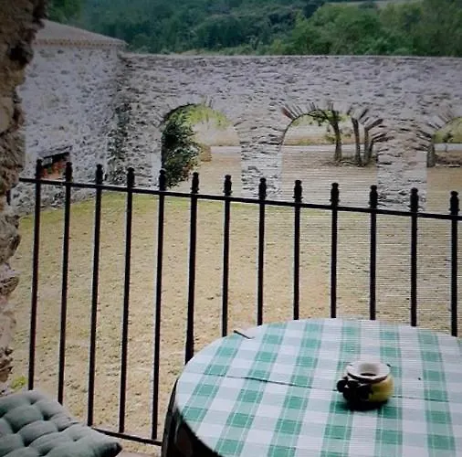 Abbaye De Capservy Bed and Breakfast 3*